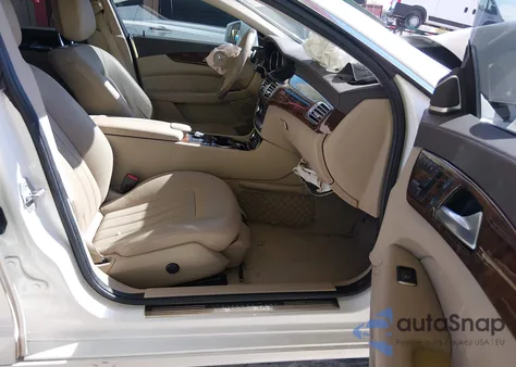 2013 Mercedes-Benz Cls 550 z USA, uszkodzony, nr VIN WDDLJ7DB1DA082065